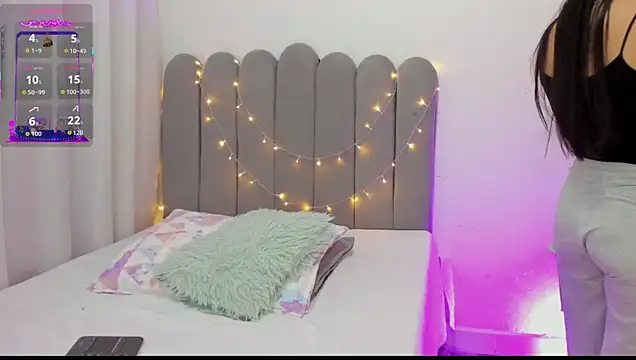 andrea osorio  online show from 10-22-25, 01:43