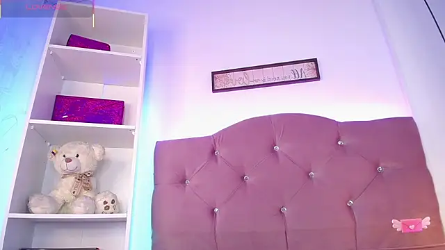 Snapshot of M_Janne chatting on 11-27-25, 02:39 M Janne online show from 11-27-25, 02:39