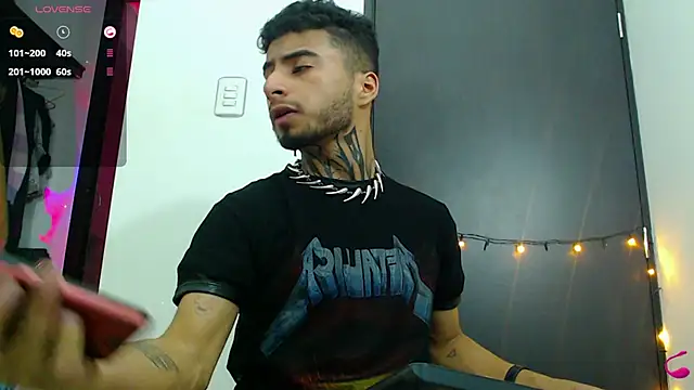 JuanCamiilo 66 online show from 03-10-25, 04:38