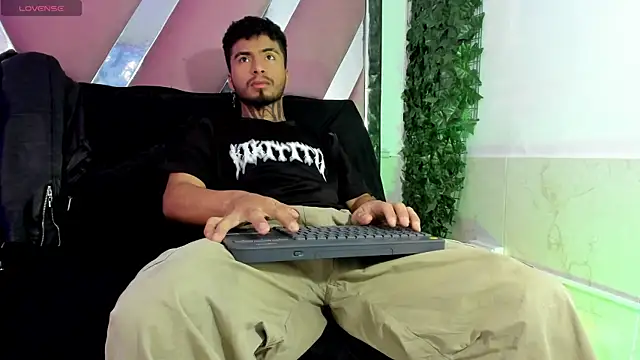 JuanCamiilo 66 online show from 03-03-26, 01:07