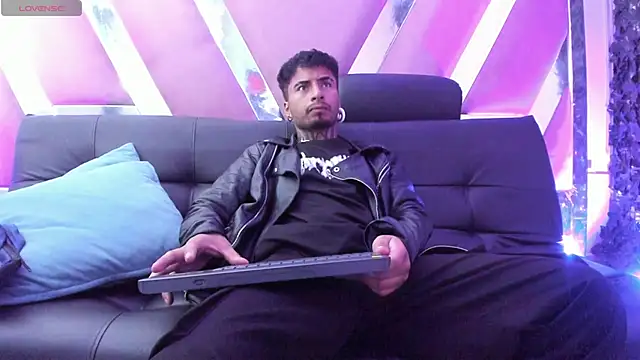 JuanCamiilo 66 online show from 05-18-26, 12:55