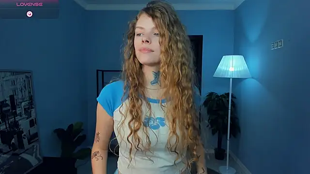 Snapshot of RayaNenlia chatting on 02-03-26, 05:05 RayaNenlia online show from 02-03-26, 05:05