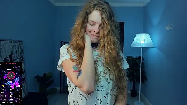 Snapshot of RayaNenlia chatting on 02-15-26, 05:19 RayaNenlia online show from 02-15-26, 05:19