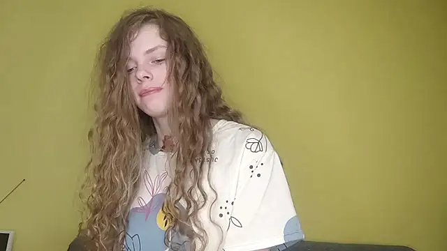 Snapshot of RayaNenlia chatting on 02-24-26, 06:36 RayaNenlia online show from 02-24-26, 06:36