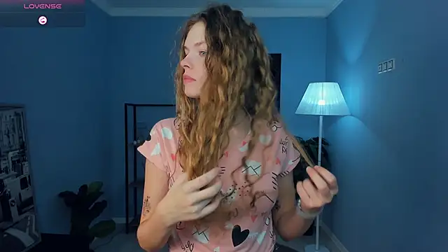 Snapshot of RayaNenlia chatting on 02-04-26, 05:02 RayaNenlia online show from 02-04-26, 05:02