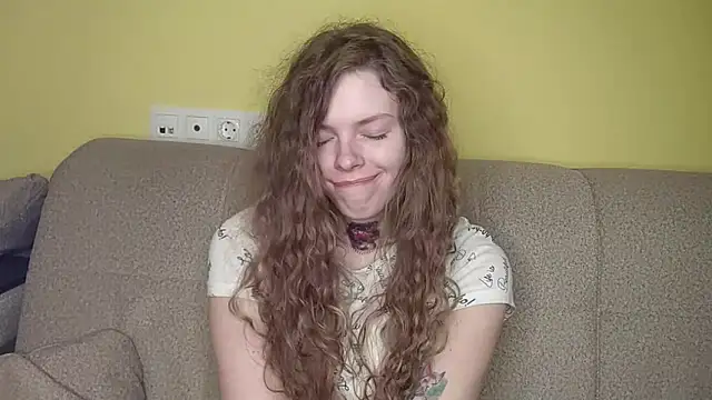 Snapshot of RayaNenlia chatting on 03-02-26, 07:15 RayaNenlia online show from 03-02-26, 07:15