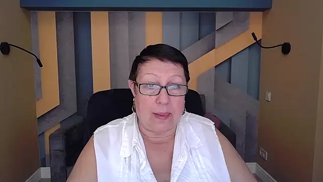 BarbaraTurners online show from 10-22-25, 06:40