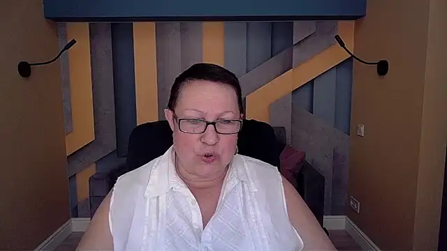 BarbaraTurners online show from 11-16-25, 12:32