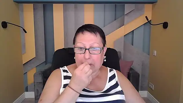 BarbaraTurners online show from 09-15-25, 06:41