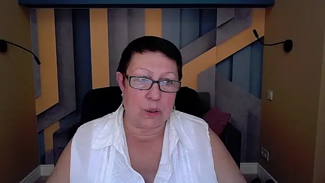 BarbaraTurners online show from 10-13-25, 06:53