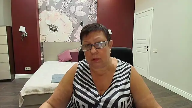 BarbaraTurners online show from 09-22-25, 06:36