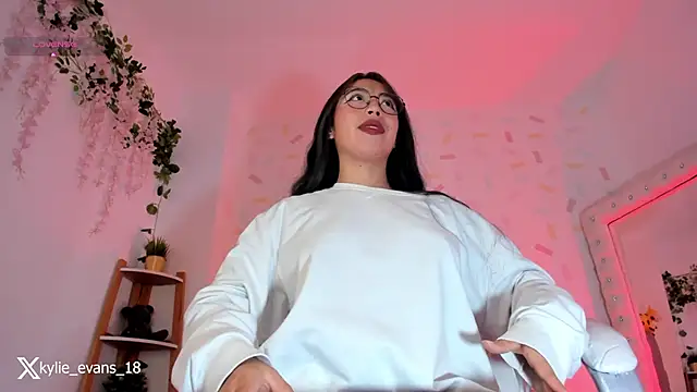 evelyn evans 1 online show from 03-18-25, 02:51