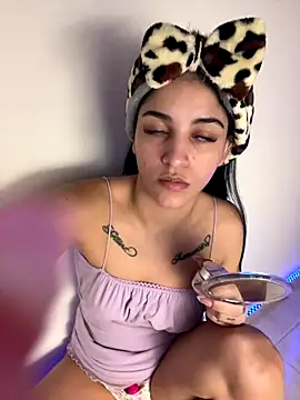 Snapshot of ShawtySlammed chatting on 10-18-25, 11:51 ShawtySlammed online show from 10-18-25, 11:51