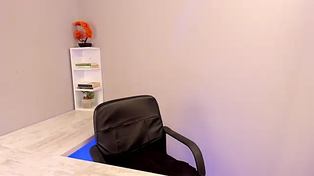 bulma bambina  online show from 11-15-25, 12:09