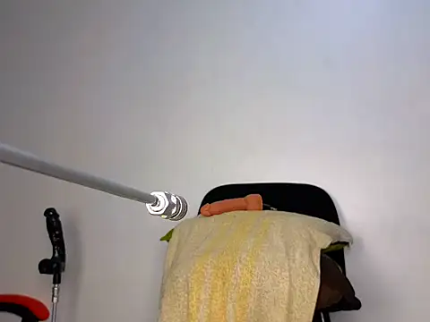 Snapshot of Fuck-Me-Daddyy chatting on 09-30-25, 12:38 Fuck-Me-Daddyy online show from 09-30-25, 12:38