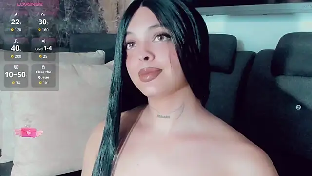 Emmaa Saenz  online show from 06-19-26, 10:04