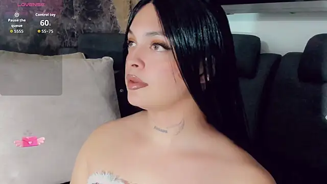 Emmaa Saenz  online show from 06-20-26, 11:10