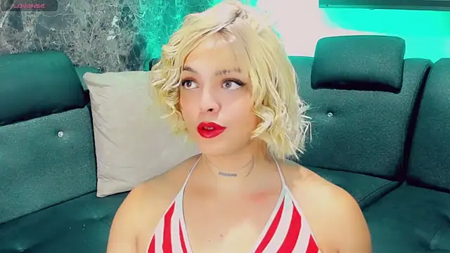 Emmaa Saenz  online show from 04-22-26, 11:00