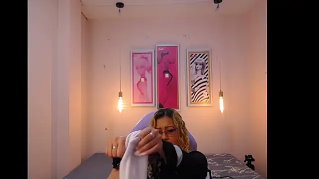 Veronica escobar  online show from 01-21-25, 06:54