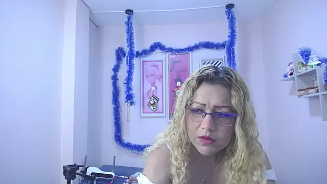 Veronica escobar  online show from 12-24-24, 04:11