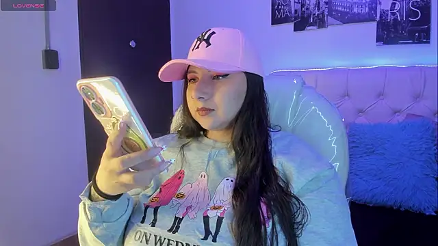 Roxxanne Bail online show from 02-12-26, 02:44