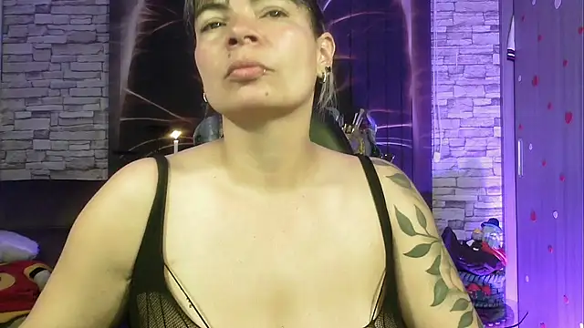 Snapshot of charlotedoll chatting on 09-19-25, 03:10 charlotedoll online show from 09-19-25, 03:10