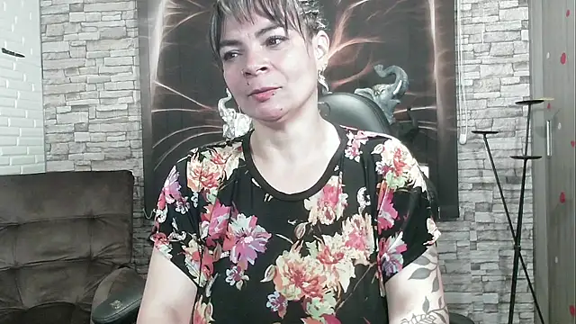 Snapshot of charlotedoll chatting on 02-15-25, 04:58 charlotedoll online show from 02-15-25, 04:58
