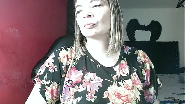 charlotedoll online show from 02-15-26, 12:44