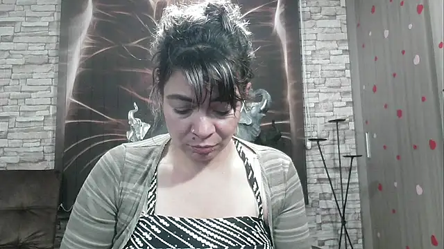 Snapshot of charlotedoll chatting on 02-03-25, 03:31 charlotedoll online show from 02-03-25, 03:31
