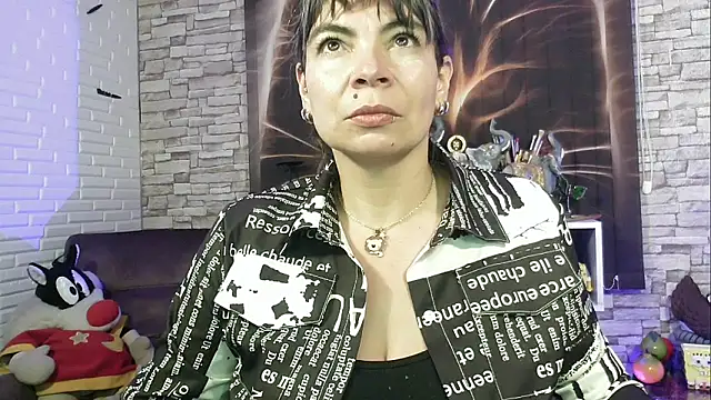 Snapshot of charlotedoll chatting on 09-11-25, 03:50 charlotedoll online show from 09-11-25, 03:50
