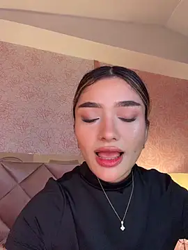 Snapshot of Arianavillada chatting on 06-27-26, 03:56 Arianavillada online show from 06-27-26, 03:56