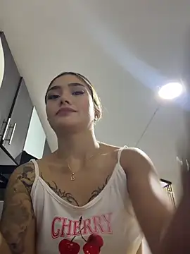 Snapshot of Arianavillada chatting on 06-12-26, 03:48 Arianavillada online show from 06-12-26, 03:48