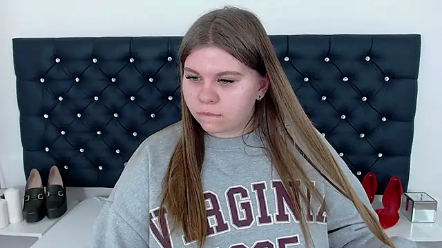 Snapshot of AbbyPleasure chatting on 02-26-25, 04:05 AbbyPleasure online show from 02-26-25, 04:05