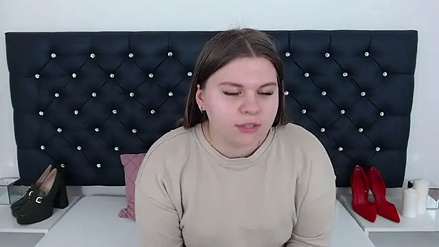 Snapshot of AbbyPleasure chatting on 02-28-25, 04:20 AbbyPleasure online show from 02-28-25, 04:20