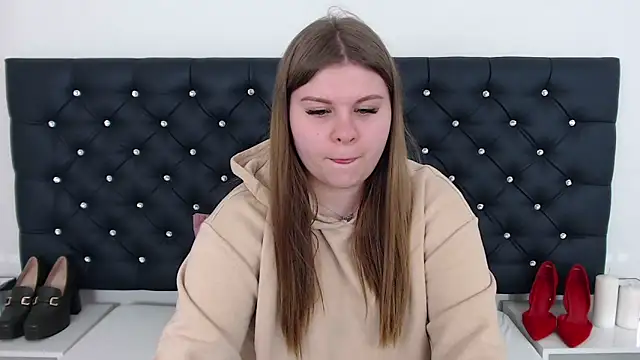 Snapshot of AbbyPleasure chatting on 03-19-25, 04:13 AbbyPleasure online show from 03-19-25, 04:13