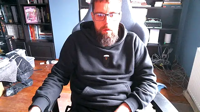 MeSteff online show from 10-25-25, 02:17