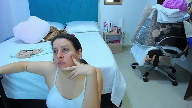 kamila lopez online show from 06-09-26, 04:52