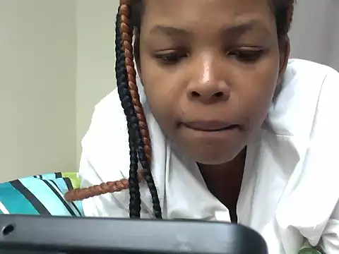 queen-sasha online show from 10-13-25, 02:18