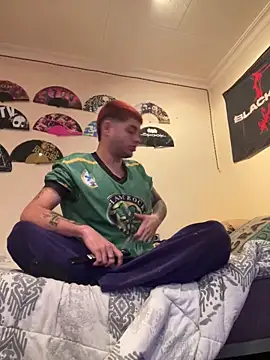 Snapshot of Darylpollalarga chatting on 12-21-25, 03:14 Darylpollalarga online show from 12-21-25, 03:14