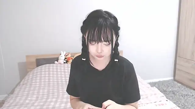 Snapshot of your_angela chatting on 02-05-26, 10:11 your angela online show from 02-05-26, 10:11