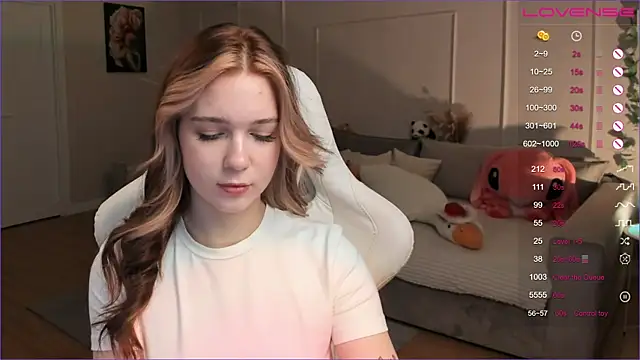 Frau Lina online show from 12-19-25, 02:19