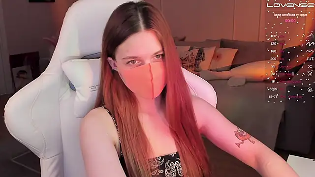 Frau Lina online show from 02-13-25, 08:34