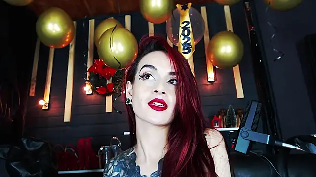 Snapshot of Liilith_goddess_ chatting on 12-31-24, 11:09 Liilith goddess online show from 12-31-24, 11:09