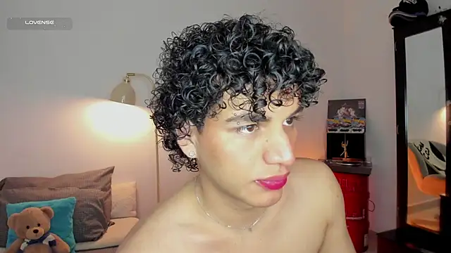 Curlblue online show from 12-16-25, 01:32