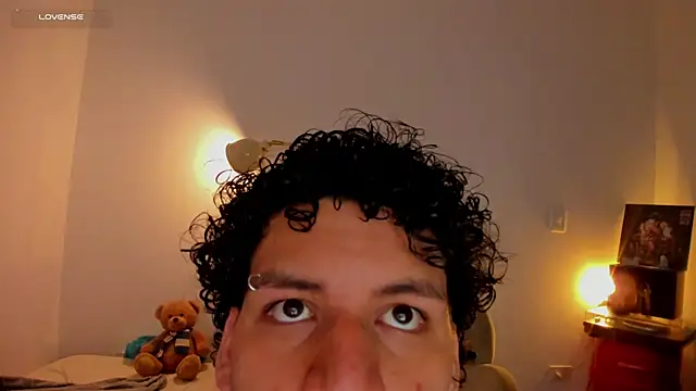Snapshot of Curlblue chatting on 10-01-25, 04:06 Curlblue online show from 10-01-25, 04:06
