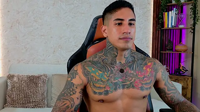 Snapshot of AdanReilly chatting on 06-12-26, 09:45 AdanReilly online show from 06-12-26, 09:45
