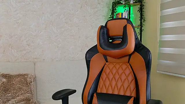 AdanReilly online show from 01-10-25, 10:04