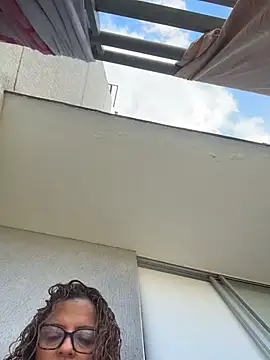 Snapshot of CioniWeiss chatting on 02-11-26, 08:52 CioniWeiss online show from 02-11-26, 08:52