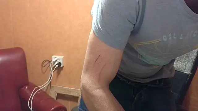 Lia Y PatrickX online show from 10-25-25, 02:44