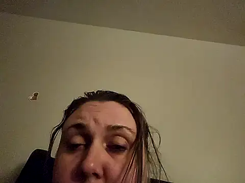 Snapshot of CurvySquirter69 chatting on 03-27-26, 08:11 CurvySquirter69 online show from 03-27-26, 08:11